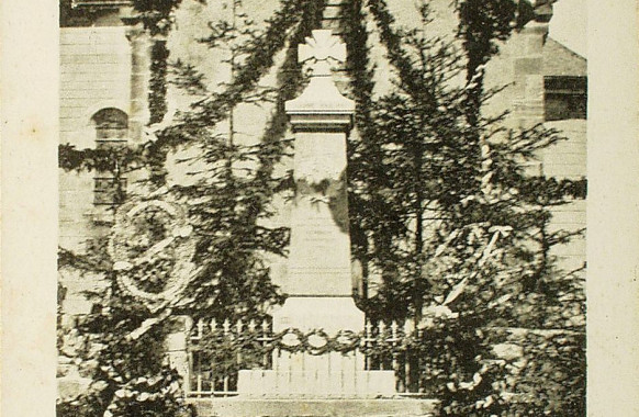 Monument de Curbigny le jour de son inauguration - ©Archives 71 