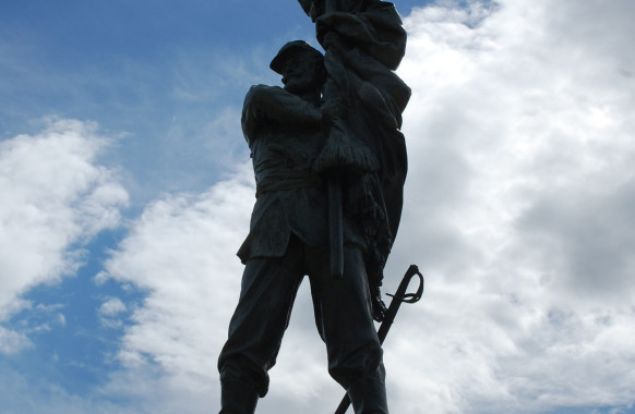 Le soldat de 1870 sur le monument de Paray - ©SMPCB