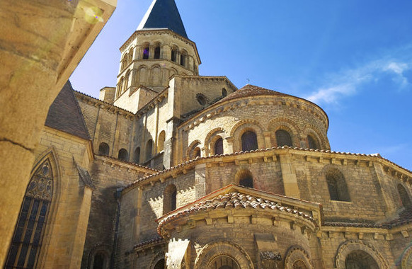 Basilique de Paray-le-Monial - crédit O. Champagne